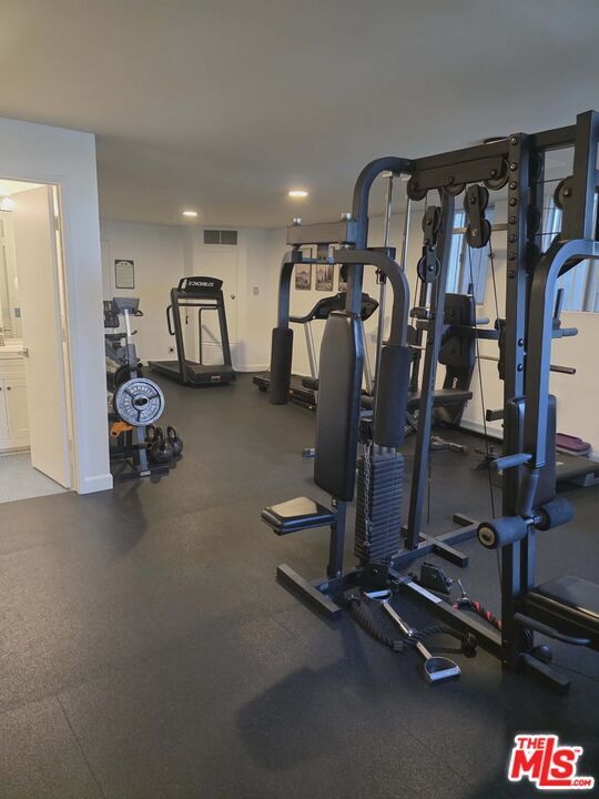 Building Photo - 964 Hancock Ave