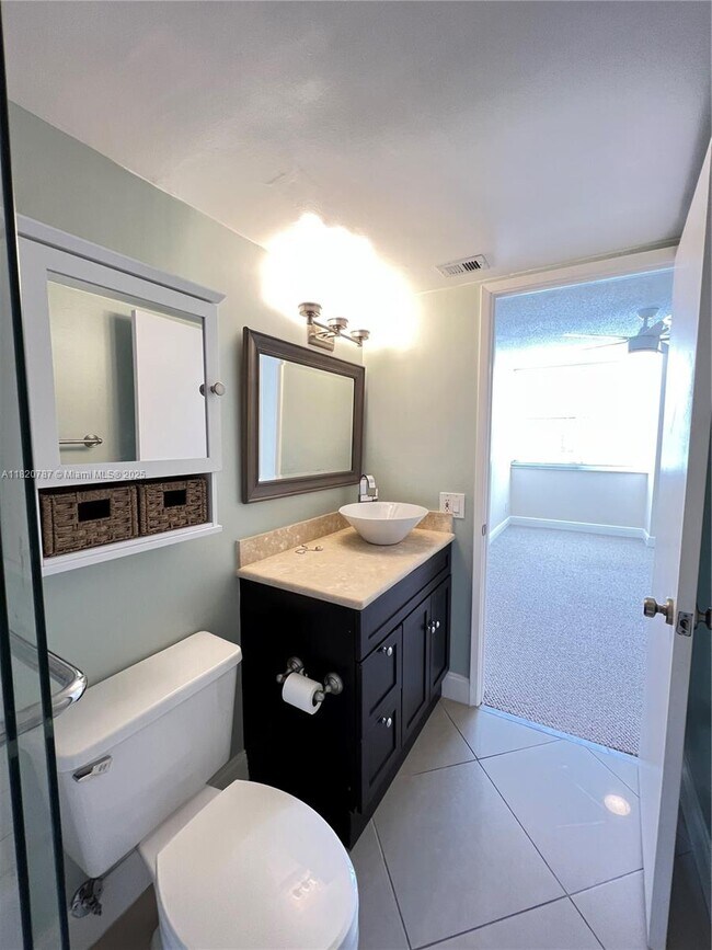 Building Photo - 770 Claughton Island Dr