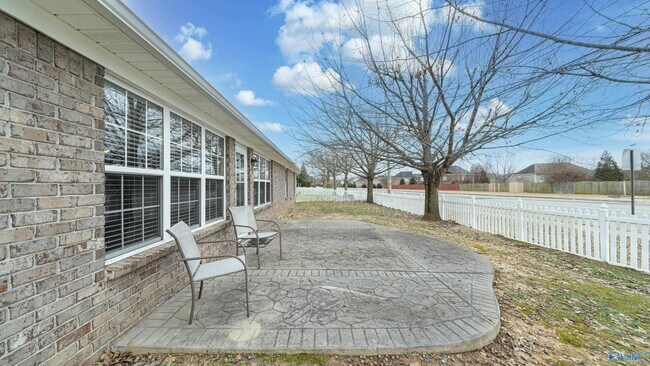 Building Photo - 5311 Frankford Dr SE