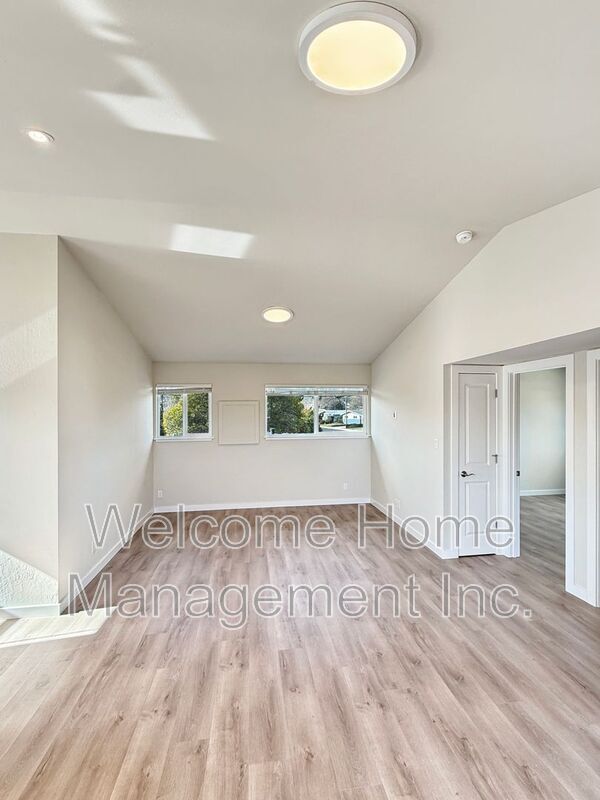 Building Photo - 179 Brown Dr