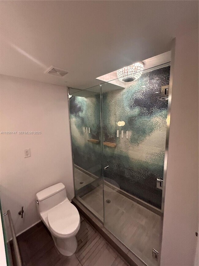 Building Photo - 1100 West Ave