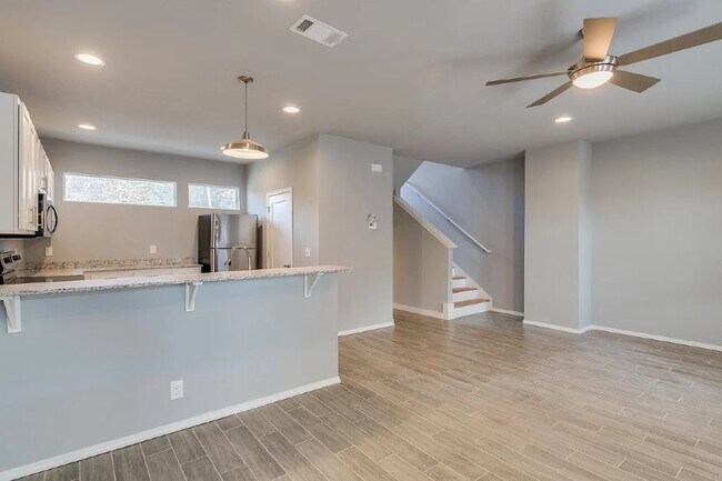 Building Photo - 1399 N Hog Trough Dr