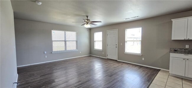 Building Photo - 5007 SW Fieldstone Blvd