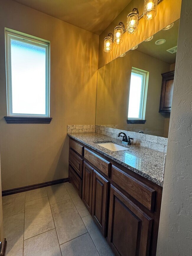 Building Photo - 8294 SE 90th St