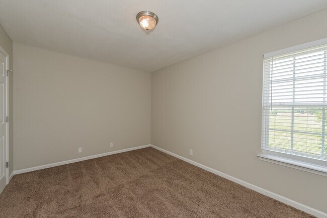 Building Photo - 3035 Ace Wintermeyer Dr