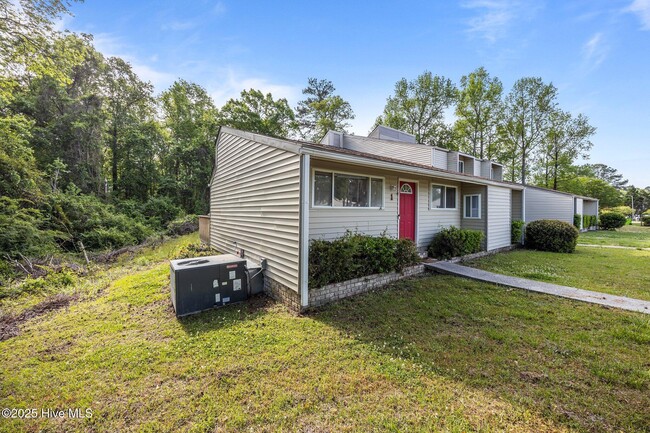 Building Photo - 125 Pirates Rd