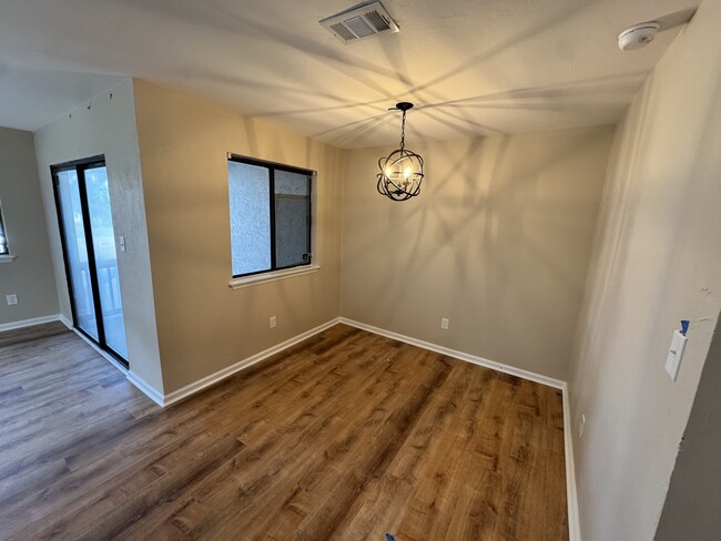 Building Photo - 1313 Airport Dr