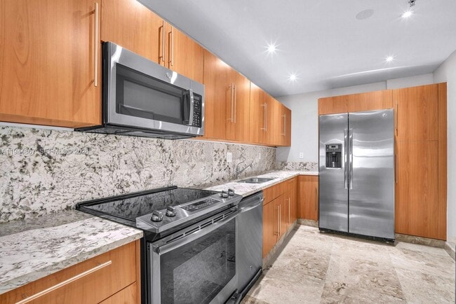 Building Photo - 3001 S Ocean Dr