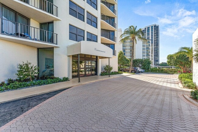 Building Photo - 5420 N Ocean Dr