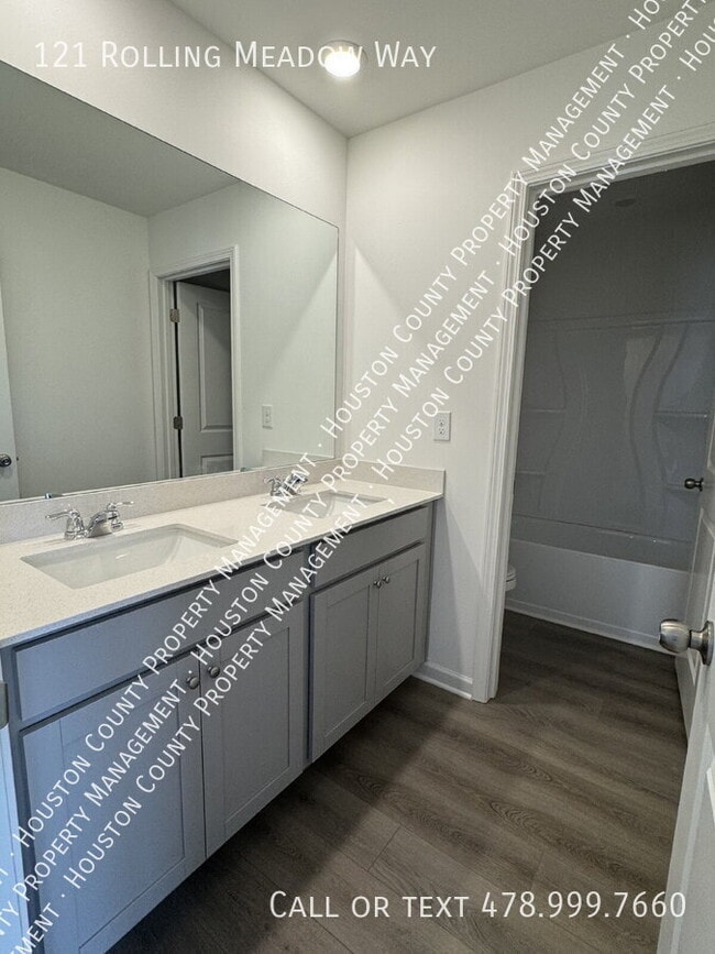 Building Photo - 121 Rolling Mdw Wy