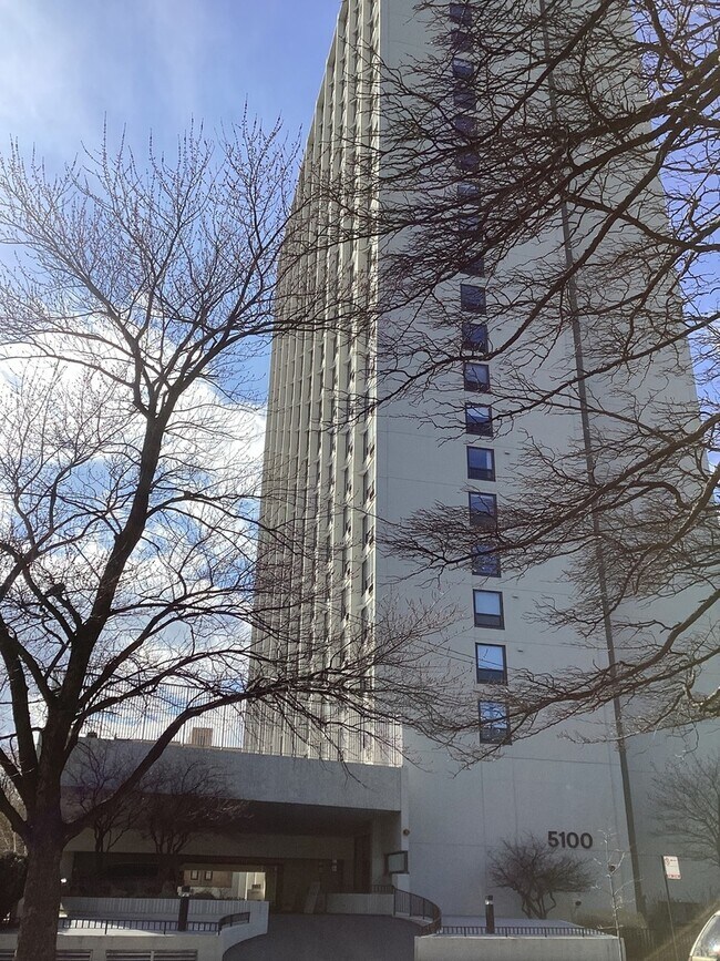 Building Photo - 5100 N Marine Dr