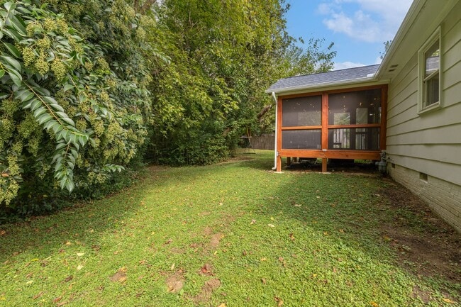 Building Photo - 2601 Bristol Pl