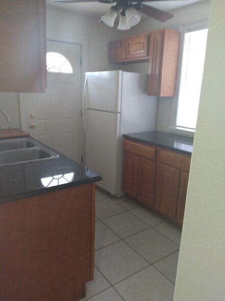 Building Photo - 2217 Napoleon Ave