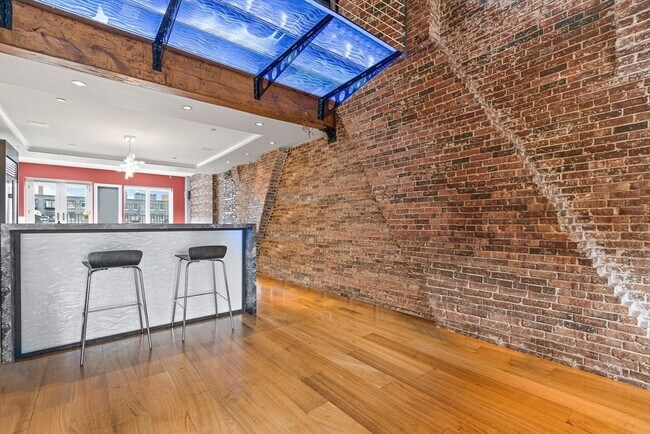 Building Photo - 39 Commercial Wharf