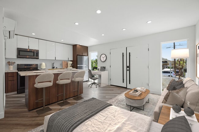 Building Photo - 6307 Elgin St.