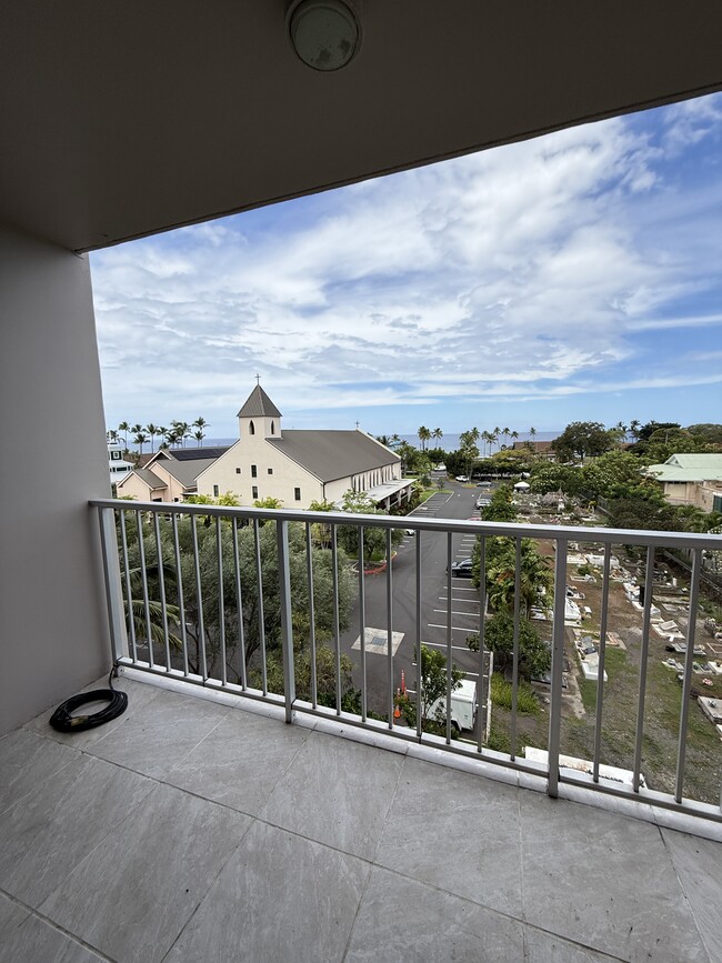 Building Photo - 75-5766-5766 Kuakini Hwy