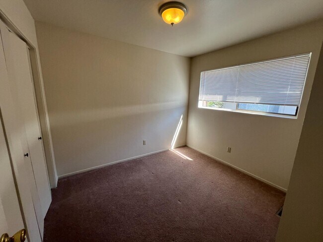 Building Photo - 830 Parcel St