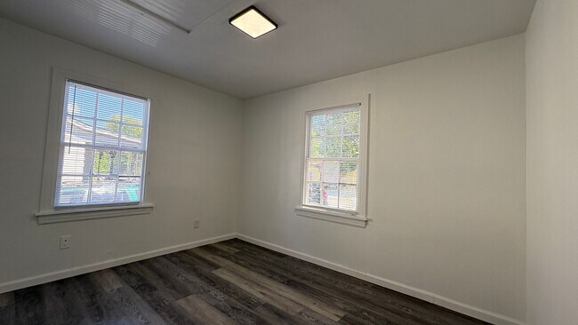 Building Photo - 111 Park Pl