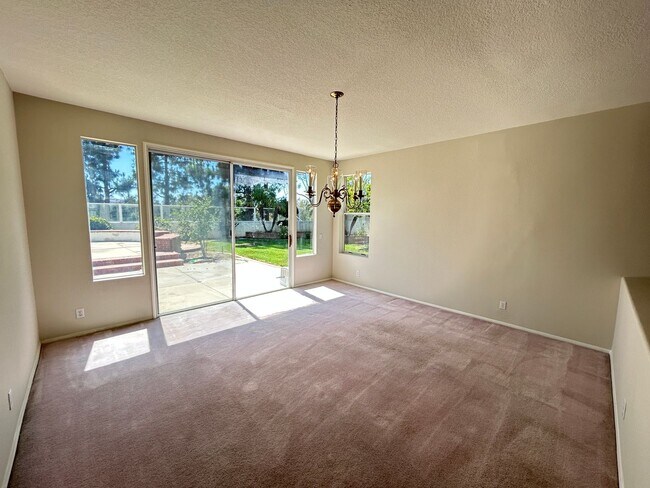 Building Photo - 8132 E Hillsdale Dr