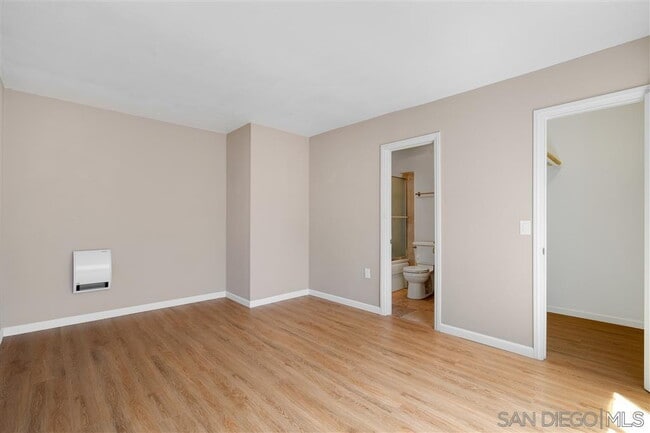Building Photo - $3,400 - 3 Bed / 2 Bath Condo in Kearney Mesa