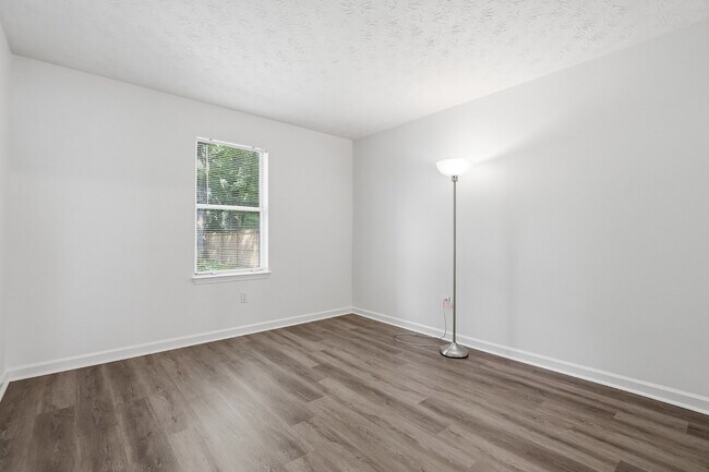 Building Photo - 4061 Keheley Glen Dr