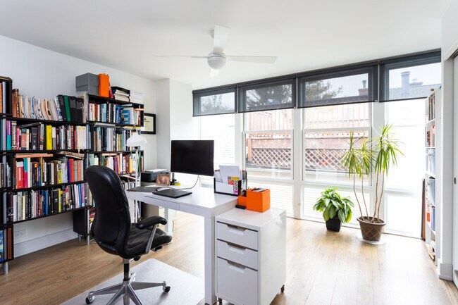 3rd floor bedroom (3) - 1829 N Cleveland Ave