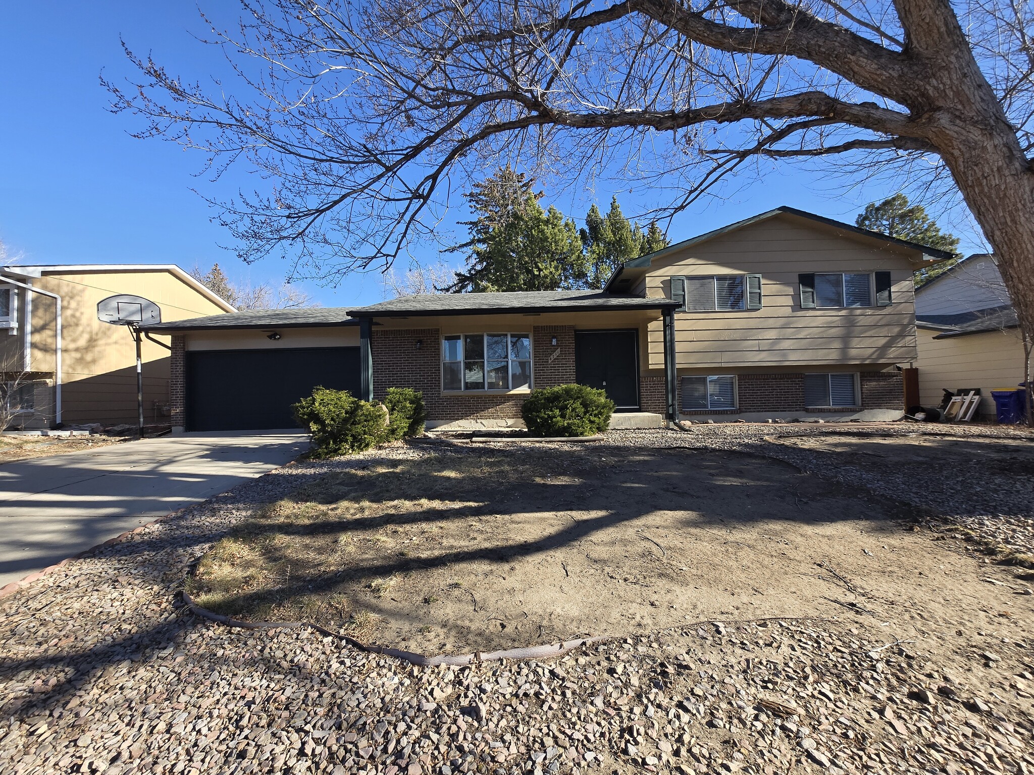 Front - 4711 Bella Dr