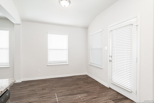 Building Photo - 533 Moonvine Way