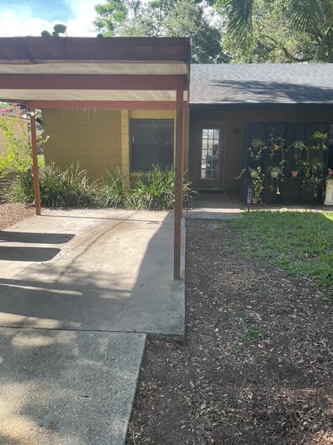 Primary Photo - Beautiful Newly Renovated 2 Bedroom 2 Bath...