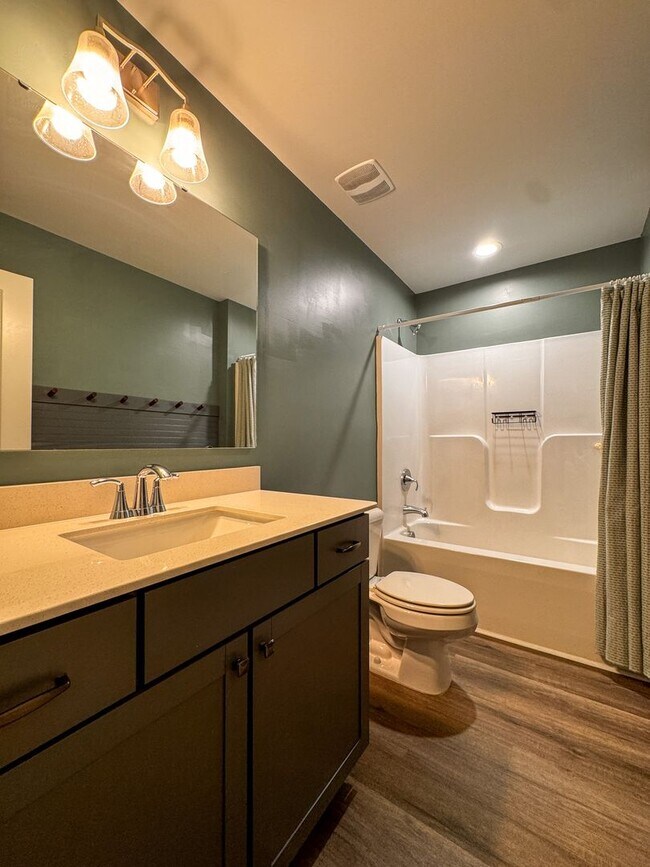 Building Photo - Stunning 4 Bed 2.5 Bath Home in Moore County
