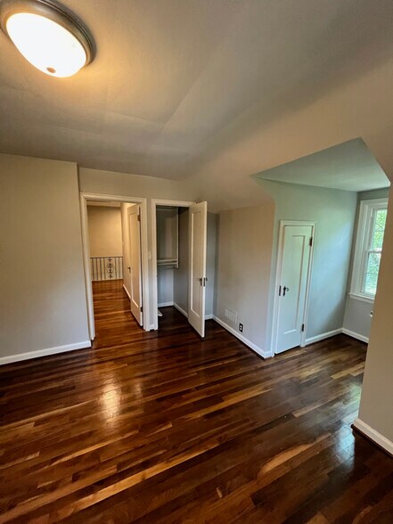 Building Photo - 317 E Westfield Blvd