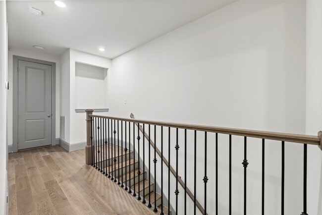 Building Photo - 1719 Holman St