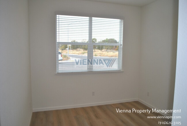 Building Photo - 525 Fox Hunt Wy