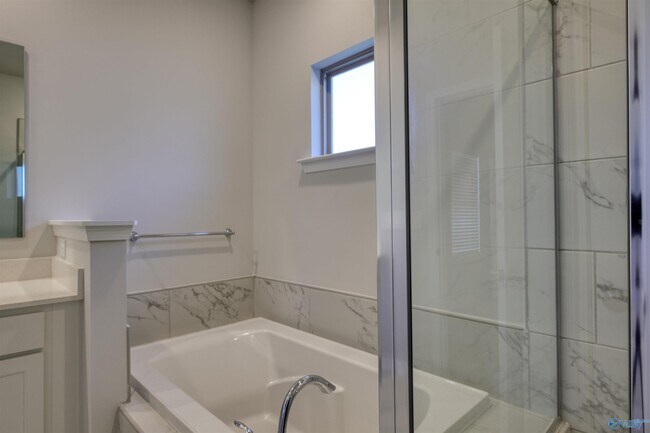 Building Photo - 244 Paca Ln