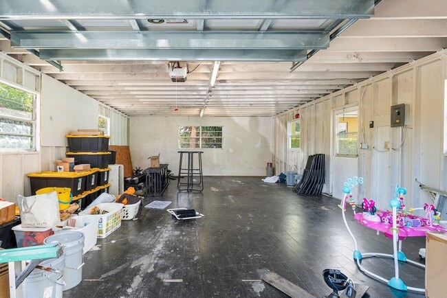 Building Photo - 908 Prosperity Farms Rd