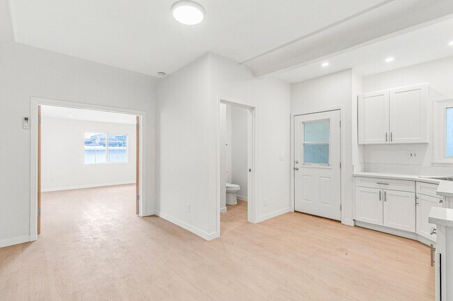 Building Photo - 1144 S Wooster St