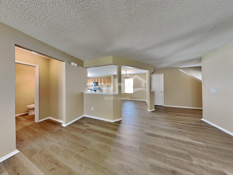 Building Photo - 3004 Van Dorn Rd