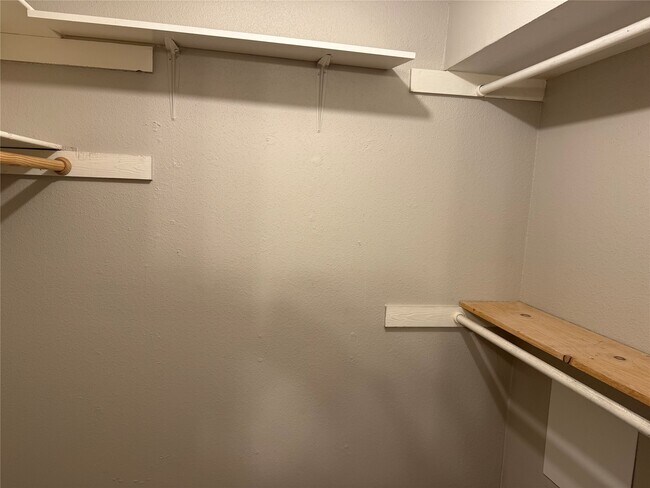 Building Photo - 5005 Georgi Ln