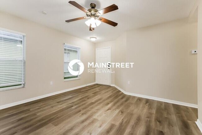 Building Photo - 3 Bedroom Pet-Friendly Home in Seffner, FL with Main Street Renewal