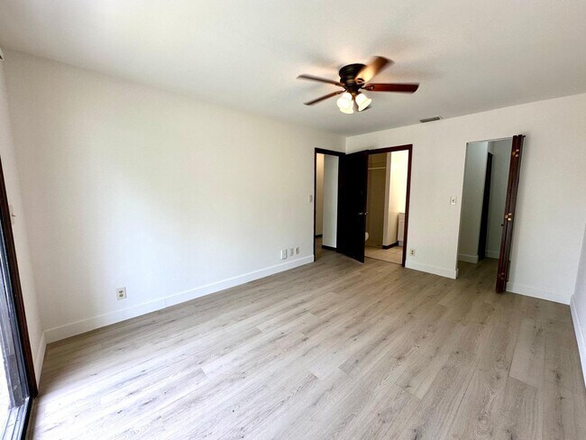 Building Photo - 1244 N Haverhill Rd