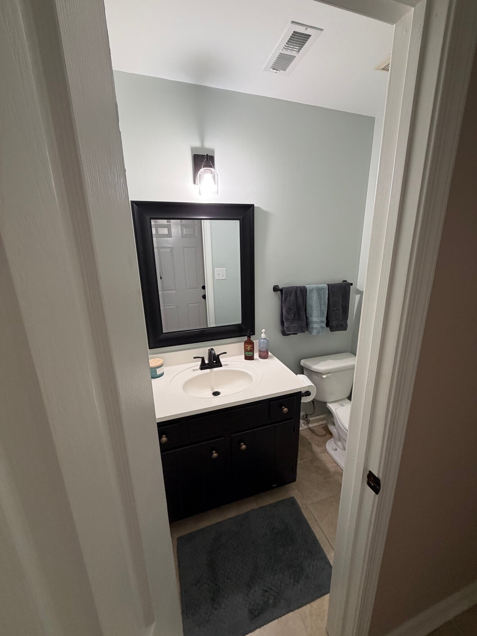 Building Photo - 26 Center St