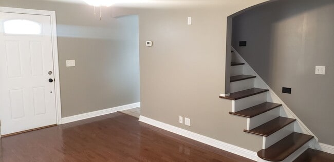 Building Photo - 3 bedroom 1 bath