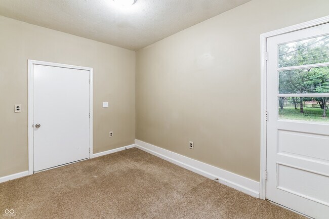 Building Photo - 2806 Winchester Dr