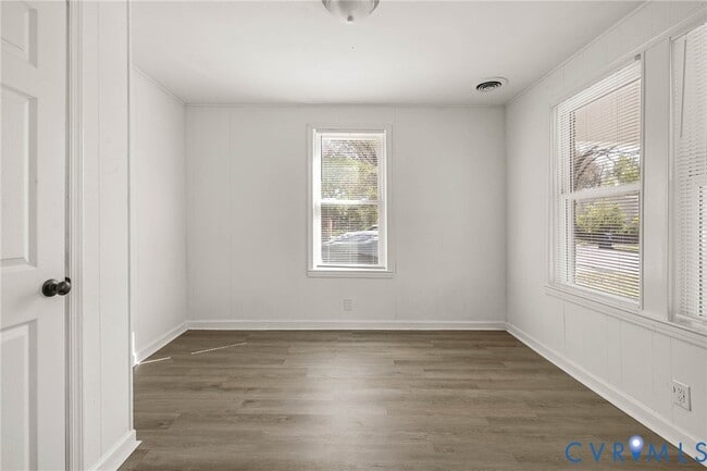 Building Photo - 107 S 9th Ave