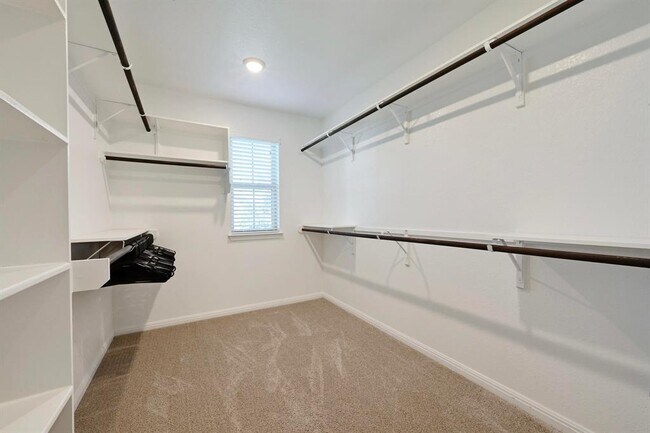 Building Photo - 127 Iron Rail Rd