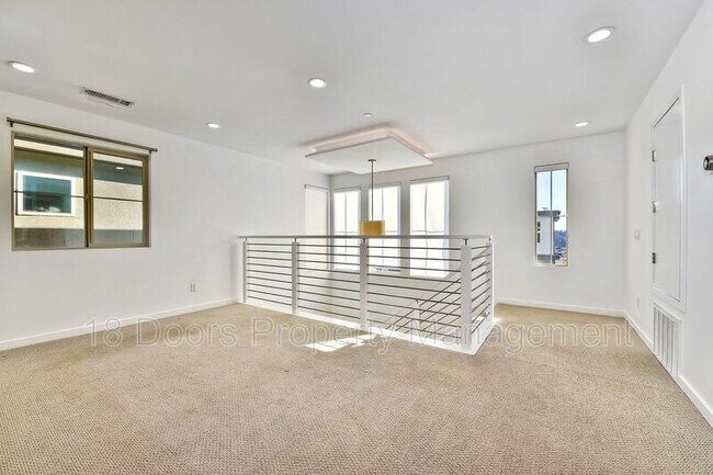 Building Photo - 8332 Ridge Ct