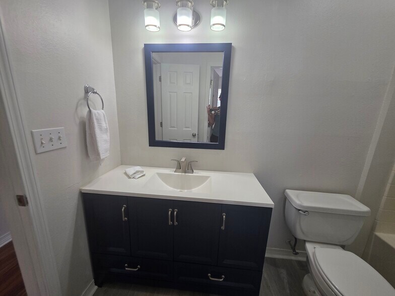 Building Photo - 503 Spartan Dr