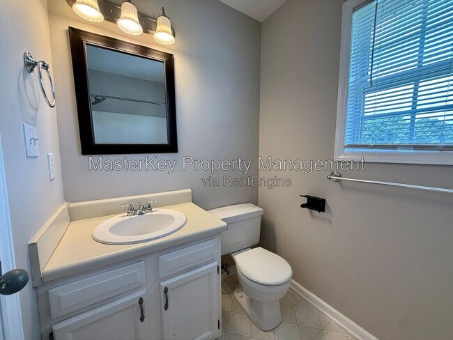 Building Photo - 703 Swan Hill Ct