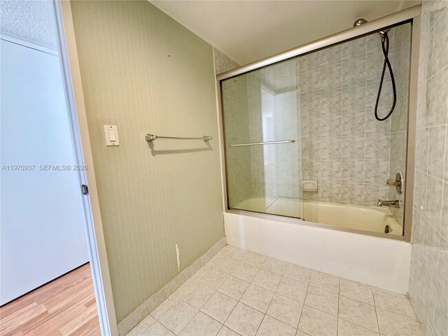 Building Photo - 210 174th St