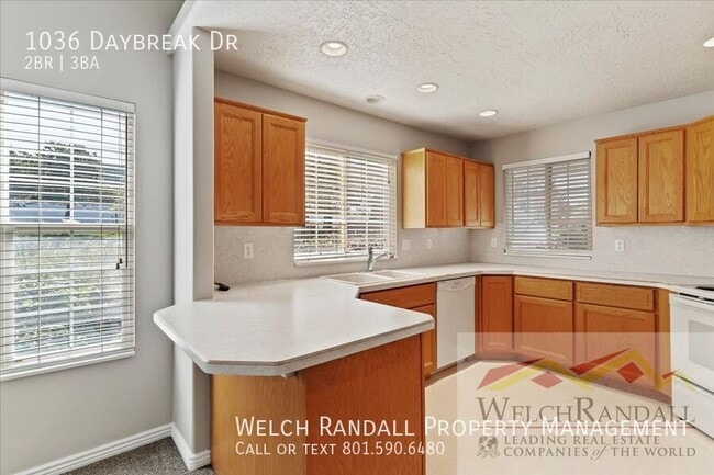 Building Photo - 1036 Daybreak Dr